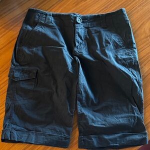 DKNY Women's Black Cargo Shorts with Side Pocket